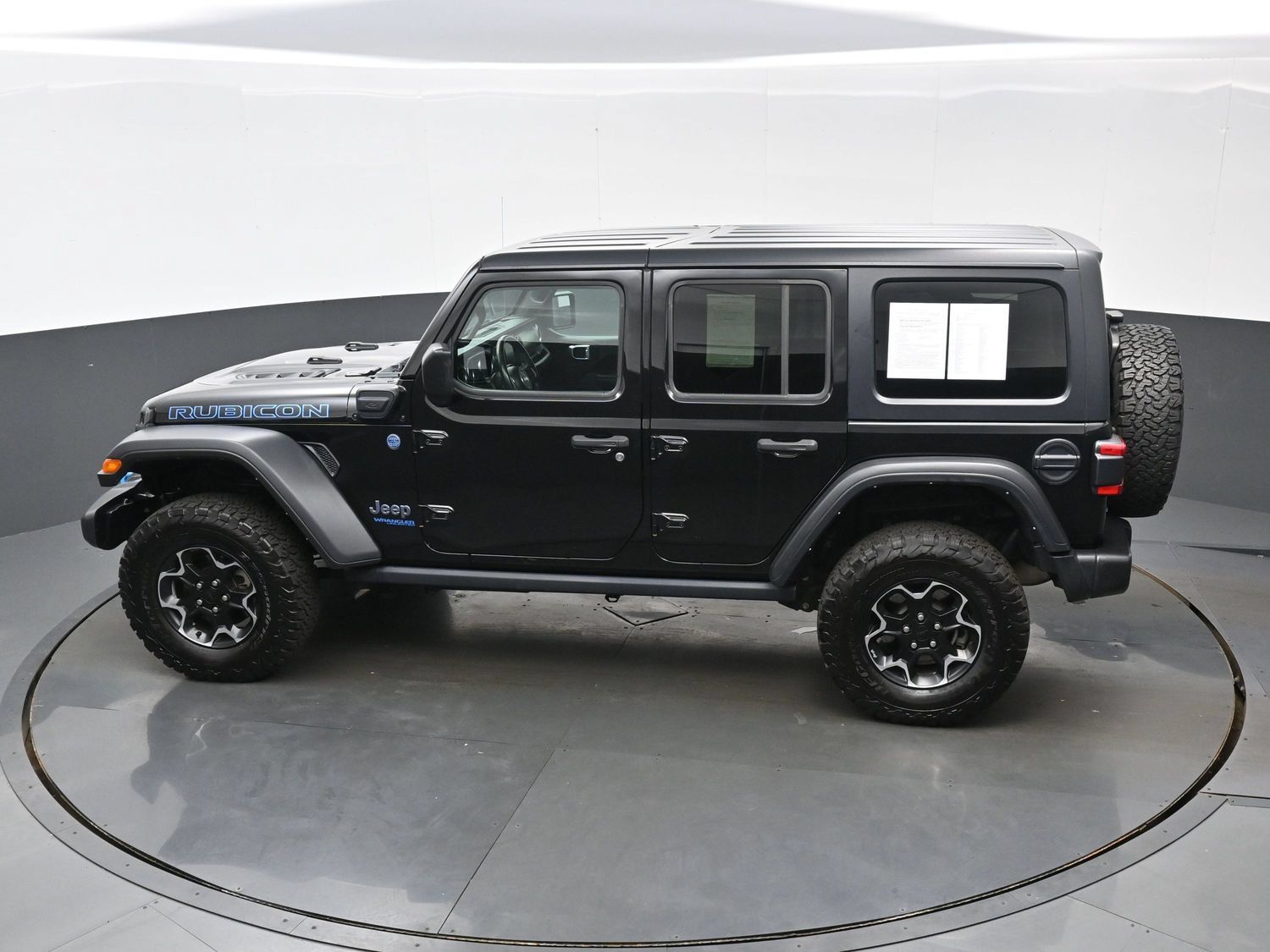Used 2021 Jeep Wrangler Unlimited Rubicon 4xe w/ Cold Weather Group AWD/4WD image 35