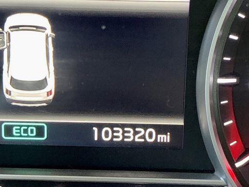 Used 2022 Kia Sorento LX image 16