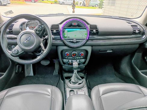 Used 2019 MINI Cooper Clubman ALL4 AWD/4WD image 5