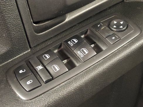 Used 2018 RAM 1500 Express image 27