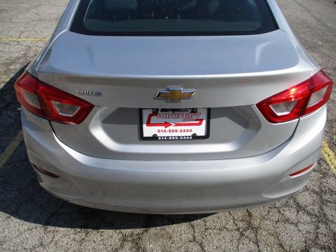 Used 2019 Chevrolet Cruze LS image 18