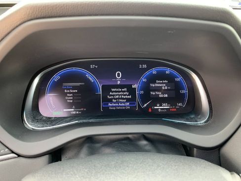 Used 2023 Toyota Venza Limited image 32