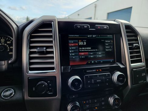 Used 2015 Ford F150 Platinum w/ Equipment Group 701A Luxury image 14