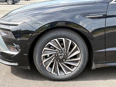 New 2026 Hyundai Sonata Limited FWD image 17