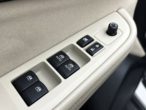 Used 2017 Subaru Outback 2.5i Premium image 11