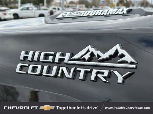 Used 2023 Chevrolet Silverado 2500 High Country w/ Safety Package II image 5