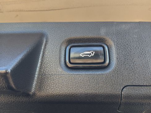 Used 2022 Hyundai Santa Fe SEL w/ Convenience Package FWD image 7
