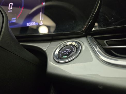 Certified 2025 Chevrolet Trax LT w/ LT Convenience Package image 24