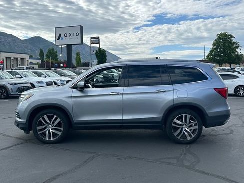 Used 2018 Honda Pilot Touring image 7