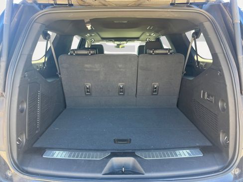 Used 2023 GMC Yukon XL Denali image 12