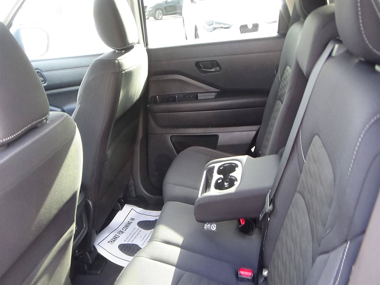 Used 2025 Nissan Pathfinder SV FWD image 11
