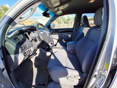 Used 2010 Toyota Tacoma PreRunner RWD image 16