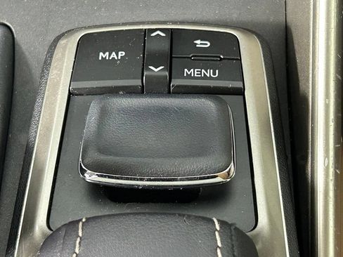 Used 2017 Lexus IS 300 AWD image 23
