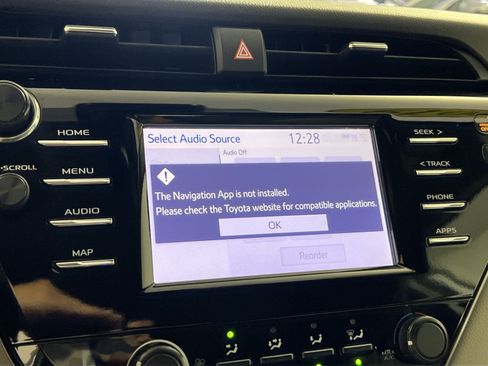 Used 2019 Toyota Camry LE FWD image 17