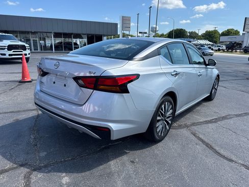 Used 2023 Nissan Altima 2.5 SV image 5