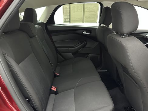 Used 2016 Ford Focus SE w/ SE Power Seat Package image 30
