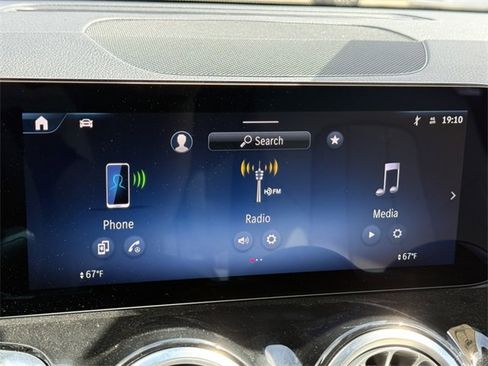 Used 2025 Mercedes-Benz GLB 250 4MATIC image 24