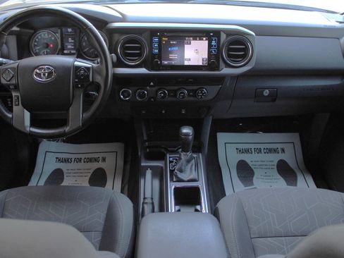 Used 2016 Toyota Tacoma TRD Off-Road w/ Towing Package image 18