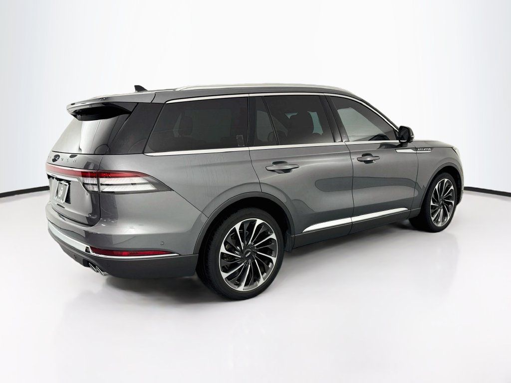 Used 2022 Lincoln Aviator Reserve w/ Equipment Group 201A RWD image 5