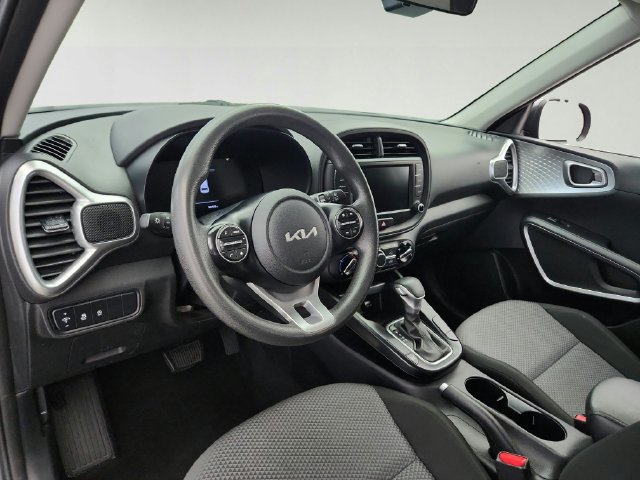Used 2024 Kia Soul LX w/ Option Group 015 FWD image 9