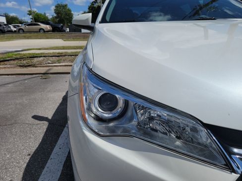 Used 2017 Toyota Camry XLE w/ Moonroof Package FWD image 7