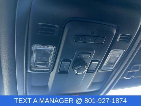 Used 2022 GMC Yukon Denali image 35