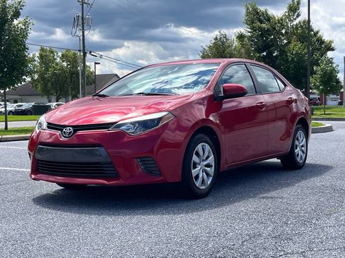 Used 2015 Toyota Corolla LE FWD image 4