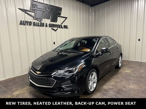 Used 2017 Chevrolet Cruze Premier image 1