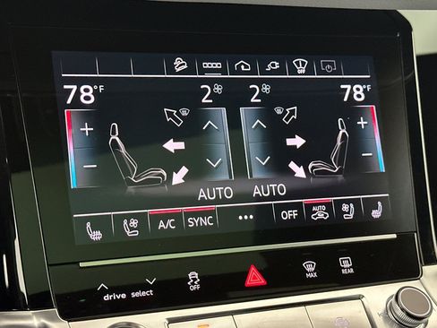 Used 2023 Audi e-tron Prestige w/ Prestige Package image 20