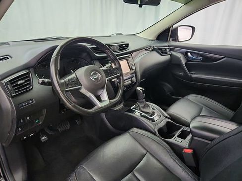 Used 2017 Nissan Rogue Sport SL w/ SL Premium Package FWD image 9