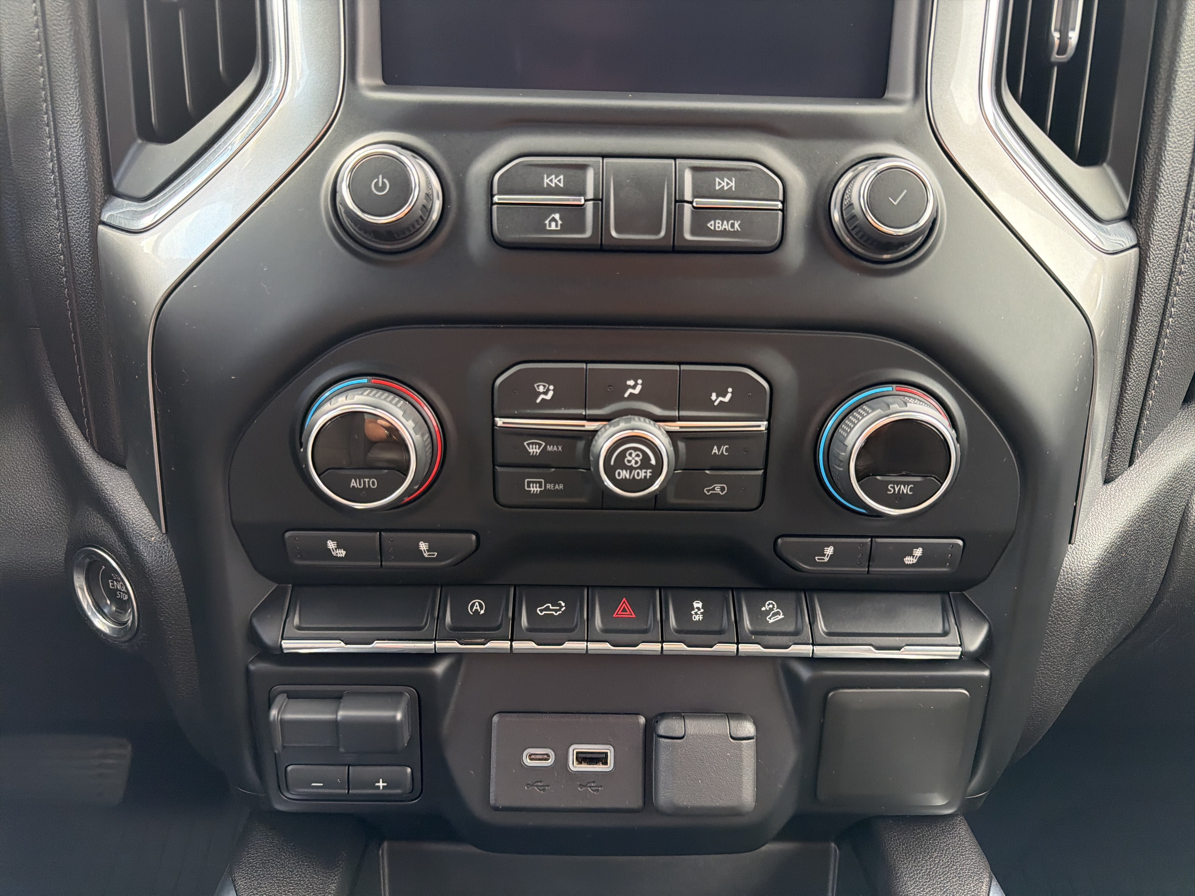 Used 2021 Chevrolet Silverado 1500 LT Trail Boss w/ LPO, Dark Essentials Package AWD/4WD image 19