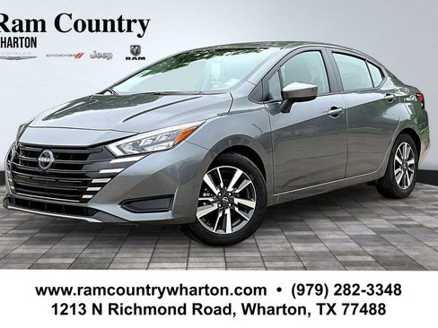 Used 2025 Nissan Versa SV FWD image 1