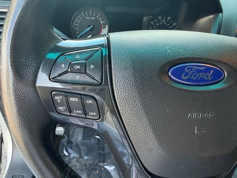 Used 2016 Ford Explorer XLT image 14