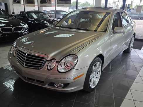 Used 2008 Mercedes-Benz E 350 4MATIC Sedan image 1