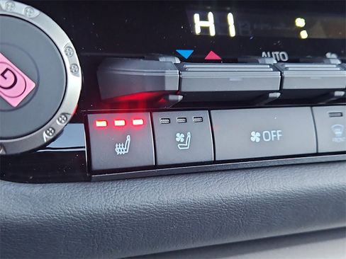 New 2026 Toyota Tundra Platinum image 13