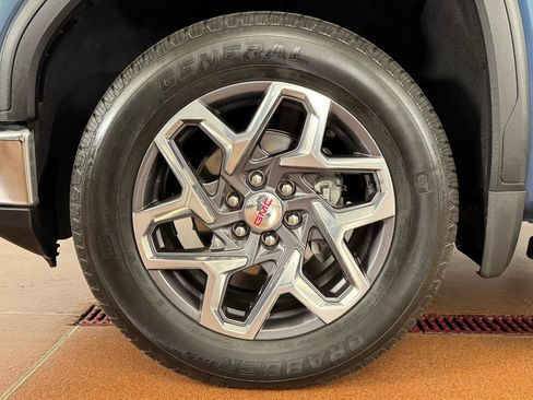 Used 2024 GMC Sierra 1500 SLT w/ SLT Premium Plus Package image 9