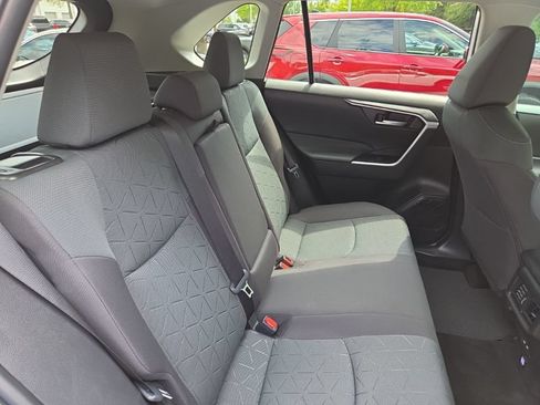 Used 2025 Toyota RAV4 XLE AWD/4WD image 38