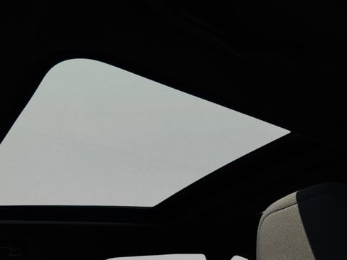 Used 2025 Subaru Forester Premium image 13