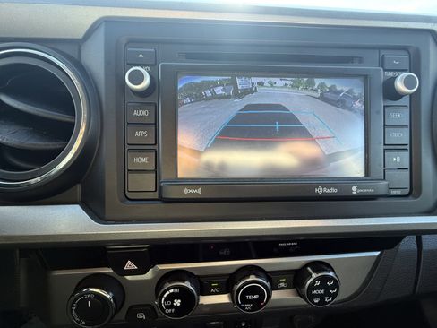 Used 2018 Toyota Tacoma SR5 image 20