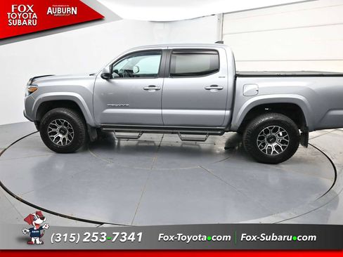 Used 2021 Toyota Tacoma SR5 AWD/4WD image 17
