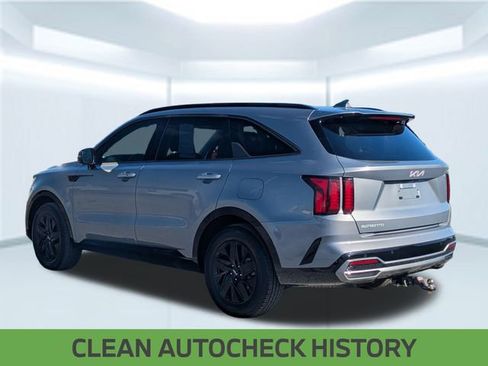 Used 2023 Kia Sorento S w/ Panoramic Sunroof Package image 4