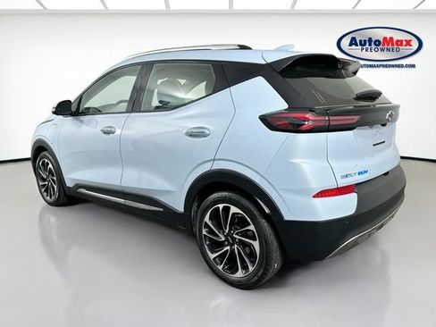 Used 2023 Chevrolet Bolt EUV Premier w/ Sun & Sound Package FWD image 6