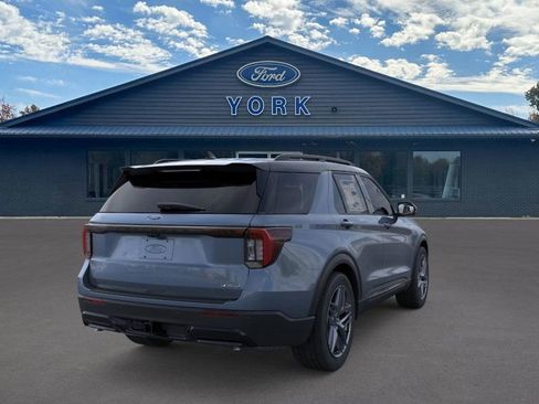 New 2026 Ford Explorer ST-Line w/ ST-Line Street Pack image 8