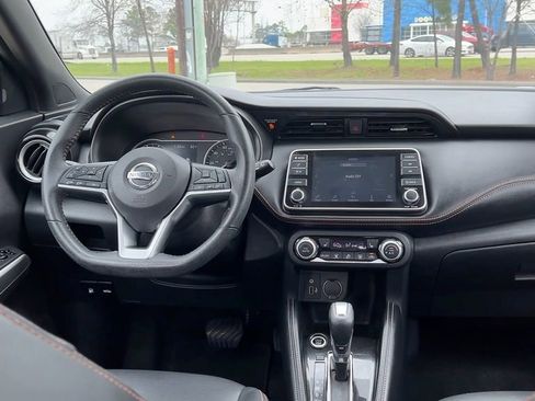 Used 2020 Nissan Kicks SR w/ SR Premium Package image 23