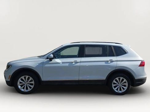 Used 2018 Volkswagen Tiguan SE w/ Panoramic Sunroof Package FWD image 5