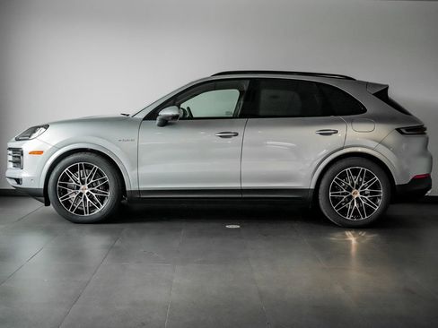 New 2026 Porsche Cayenne E-Hybrid image 2
