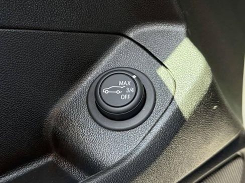 Used 2024 GMC Terrain SLT AWD/4WD image 20