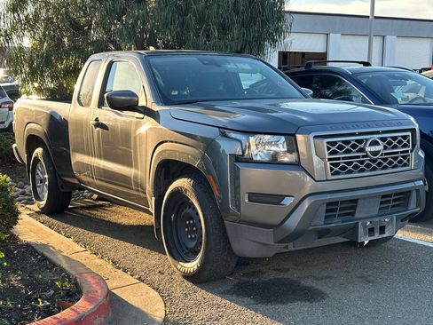 Certified 2024 Nissan Frontier SV w/ Technology Package image 2
