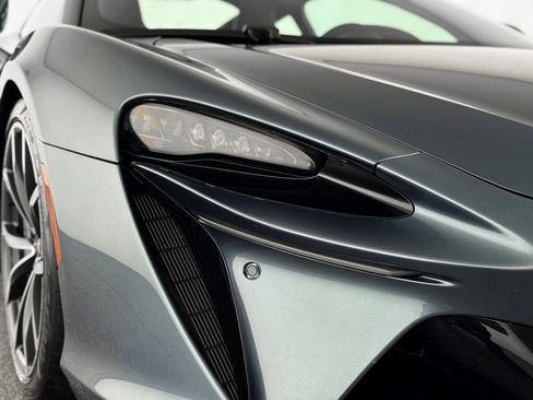 Used 2023 McLaren Artura image 39
