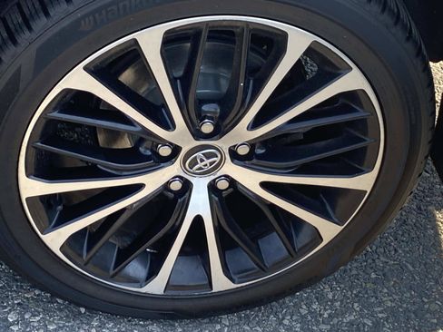 Used 2020 Toyota Camry SE w/ Carpet Mat Package FWD image 26